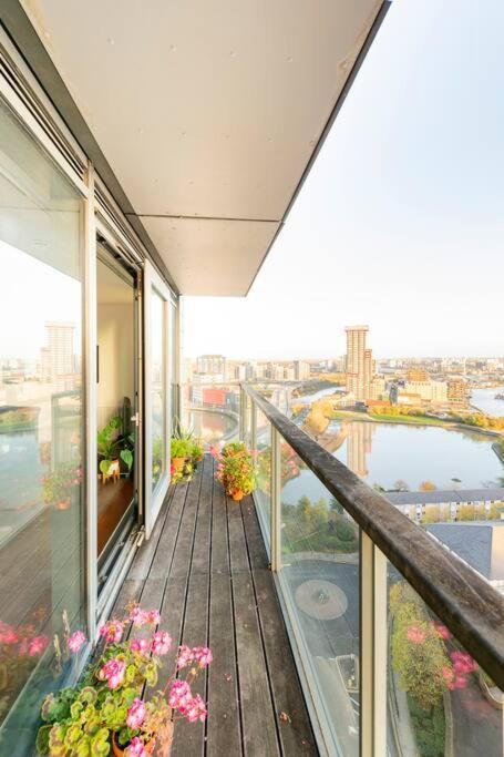 London Skylineviews 2 Bed 2 Bath Flat Near Canary Wharf, O2 & Excel Exterior photo